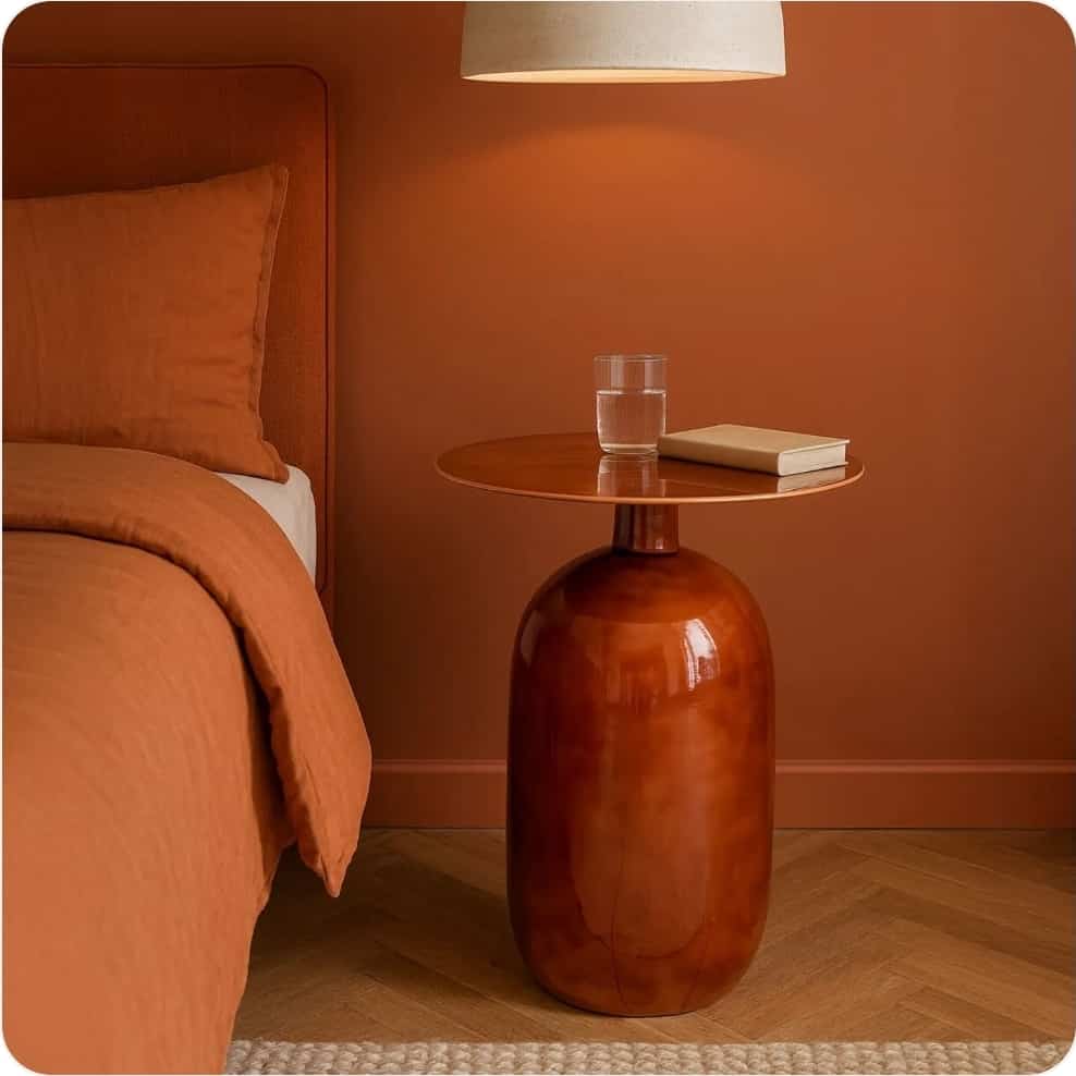 Meuble d’appoint en métal émaillé terracotta